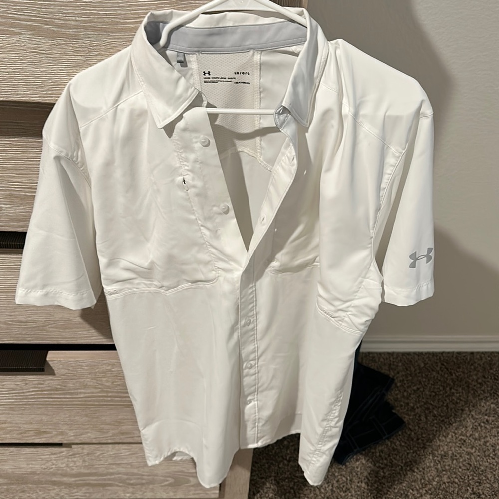 Men’s Large Under Armour fishing shirt